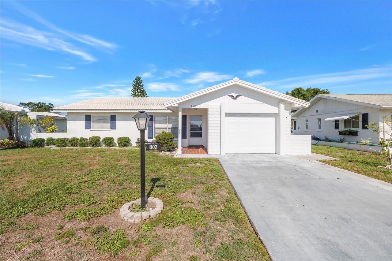 802 Buttonwood Dr., Bradenton, FL 34208
