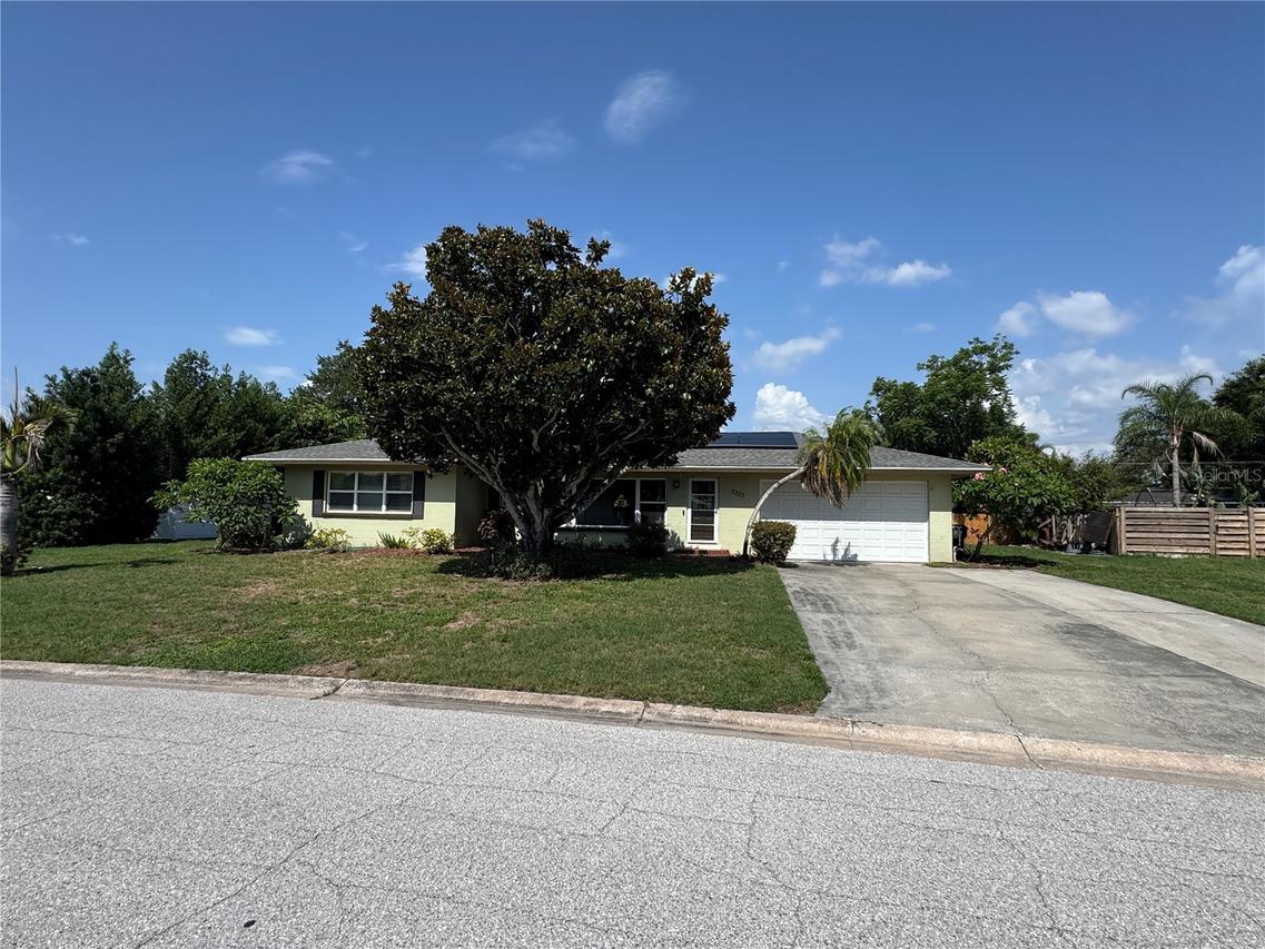 2323 Alpine Ave., Sarasota, FL 34239