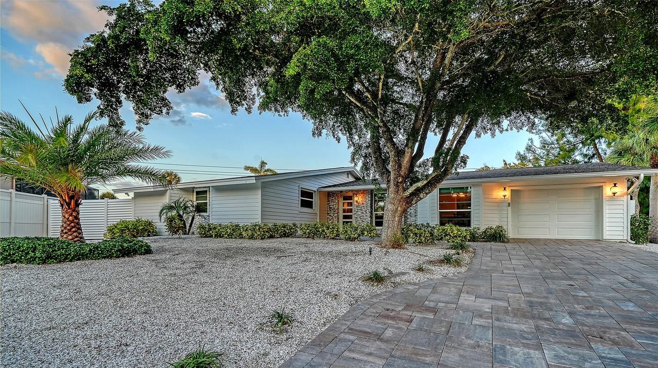 783 Birdsong Ln., Sarasota, FL 34242