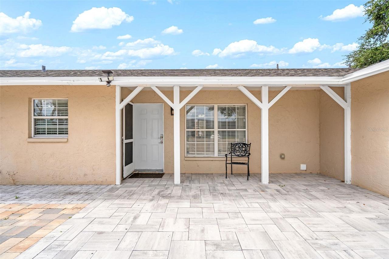 537 Melody Cir., Sarasota, FL 34237