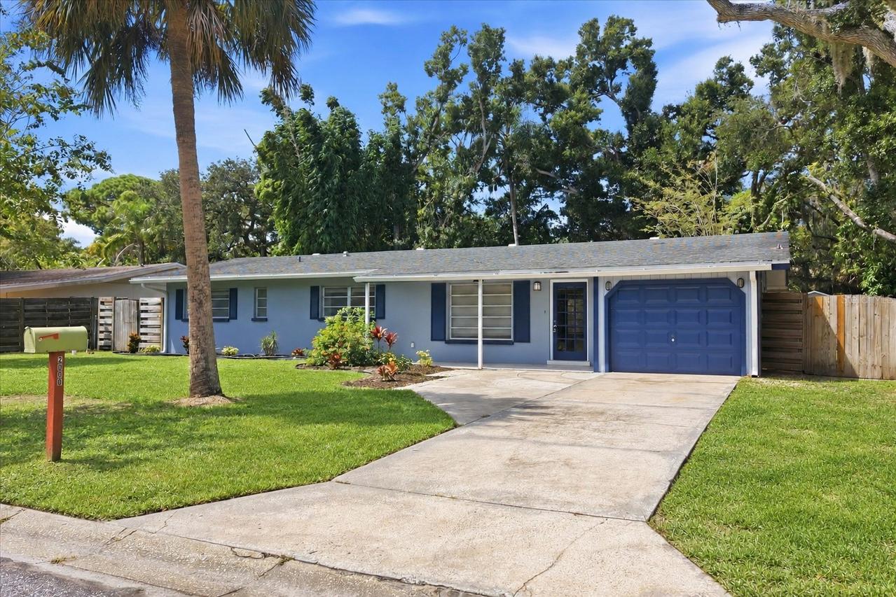 2000 Craft Ln., Sarasota, FL 34239