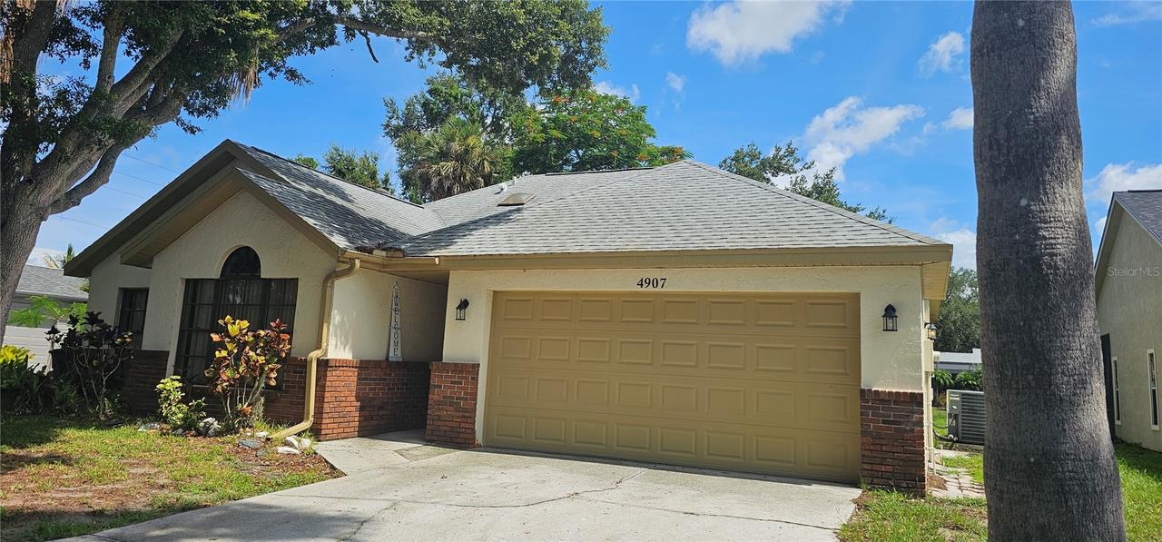 4907 82nd Pl., Sarasota, FL 34243
