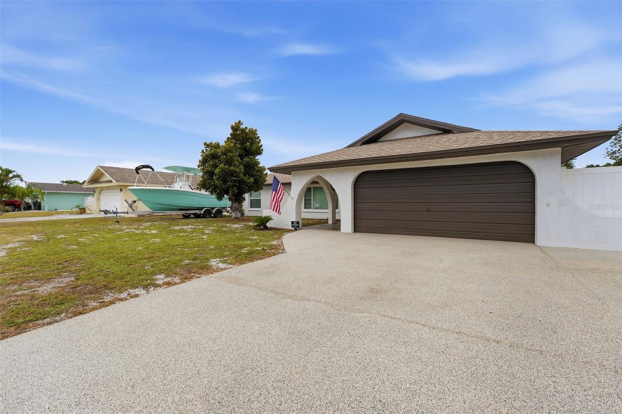 6020 10th Ave., Bradenton, FL 34209