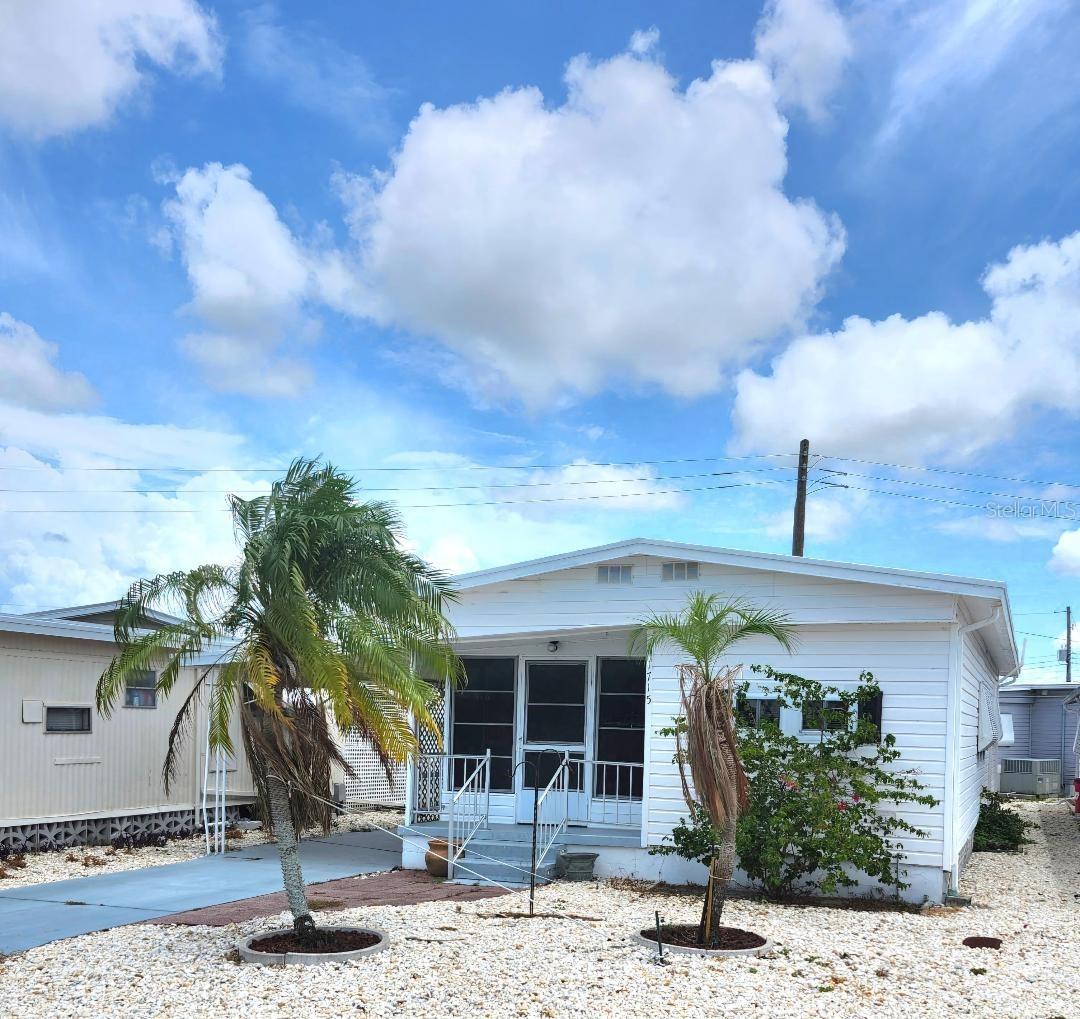 1715 Illinois Ave., Bradenton, FL 34207