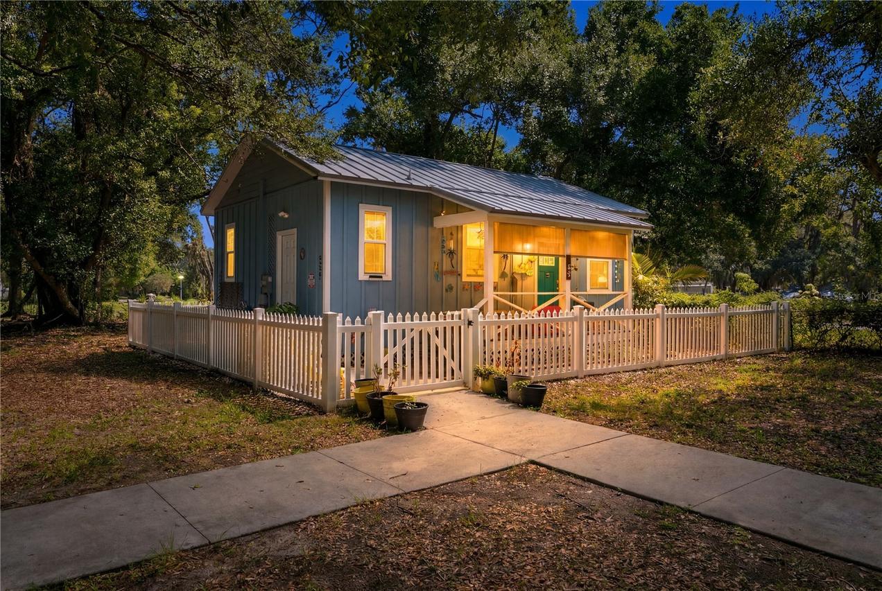 559 18th St., Bradenton, FL 34208