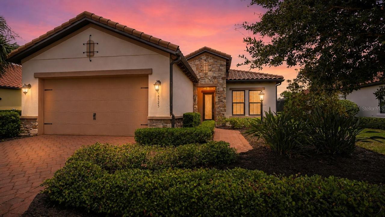16525 Hillside Cir., Lakewood Ranch, FL 34202