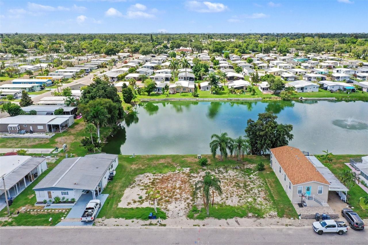 302 51st Ave., Bradenton, FL 34203