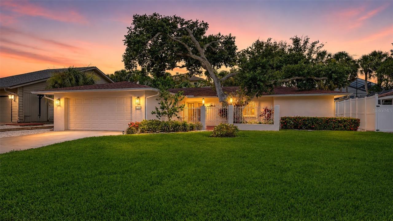 734 Birdsong Ln., Sarasota, FL 34242