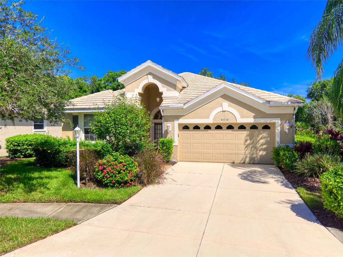 8310 Whispering Woods Ct., Bradenton, FL 34202