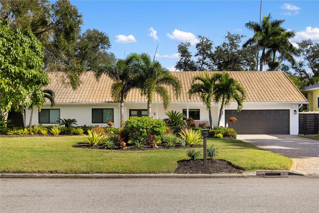 3727 Tangier Ter., Sarasota, FL 34239