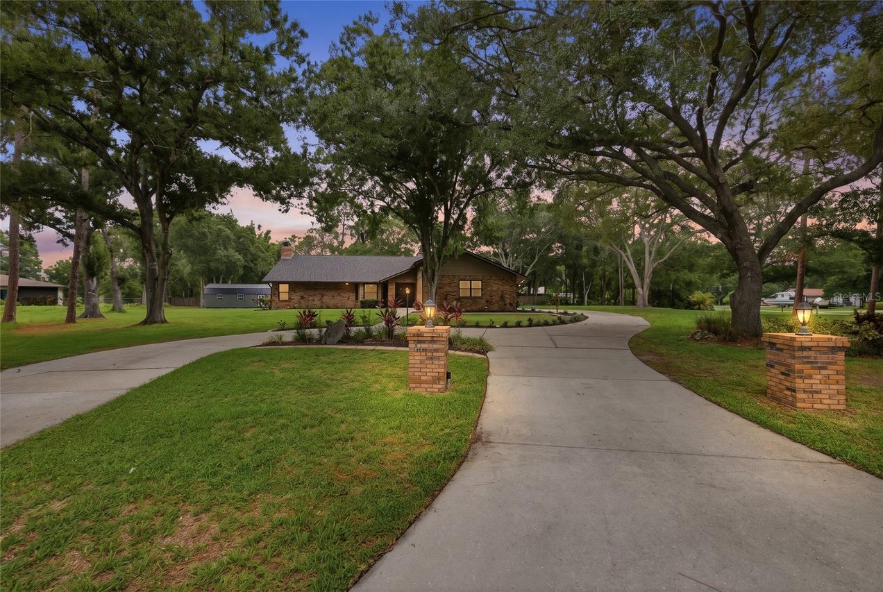10616 Forest Run Dr., Bradenton, FL 34211