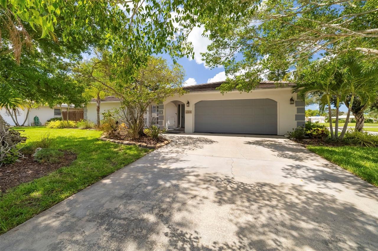 3304 Spring Mill Cir., Sarasota, FL 34239