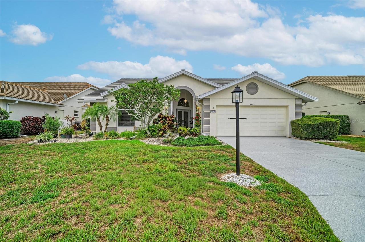 6604 Stone River Rd., Bradenton, FL 34203