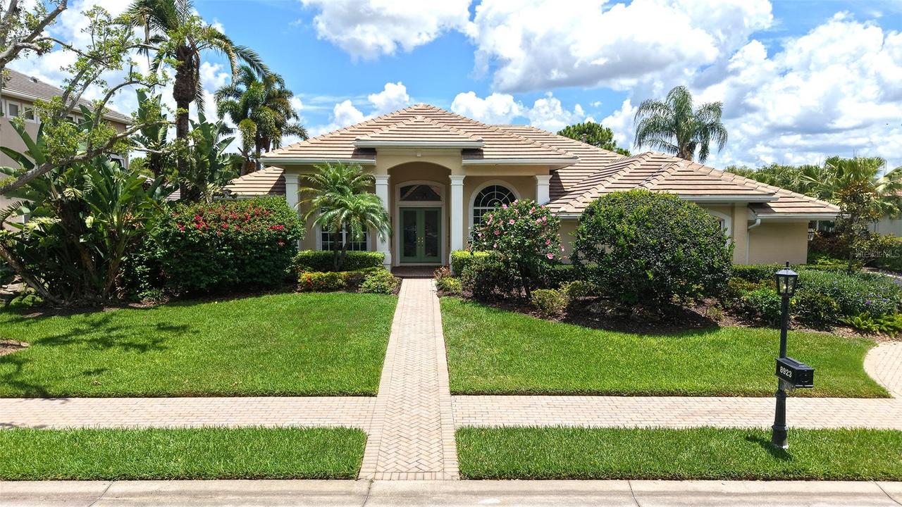 8923 Bloomfield Blvd., Sarasota, FL 34238
