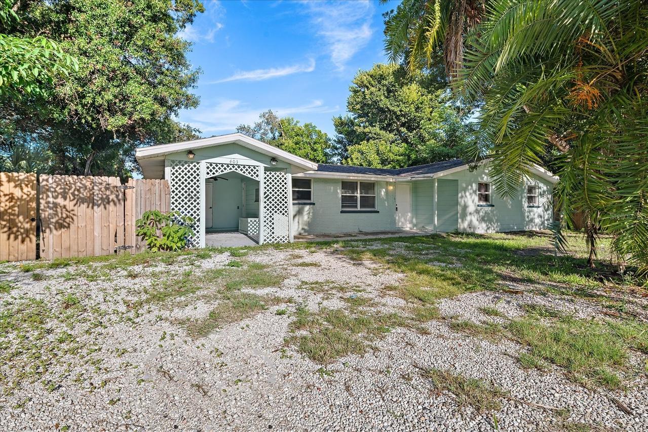 403 Pinewood Ave., Nokomis, FL 34275