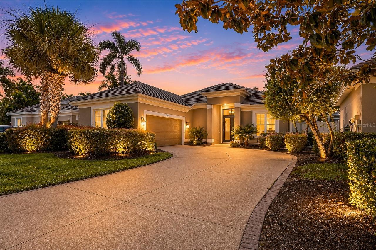 8762 52nd Ave., Bradenton, FL 34211