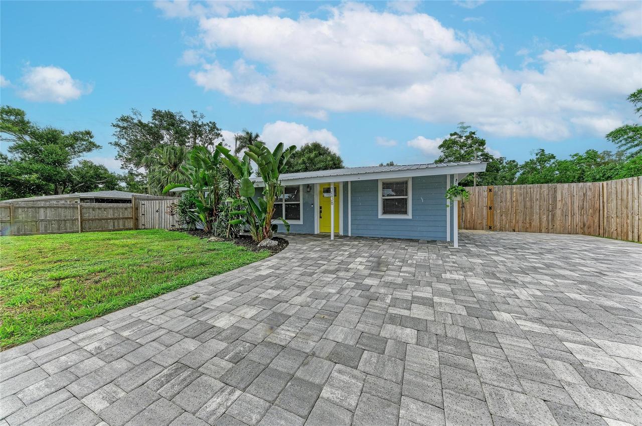 3138 Williamsburg St., Sarasota, FL 34231