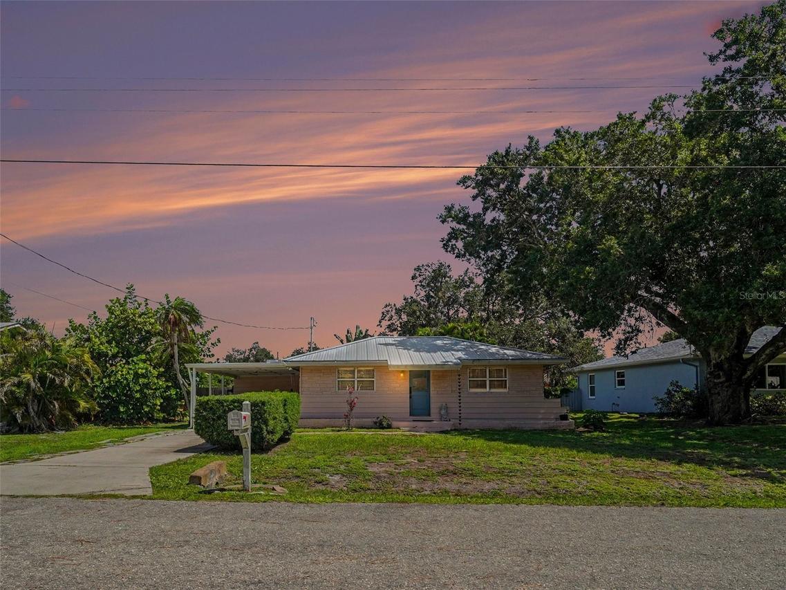 3035 Hillview St., Sarasota, FL 34239