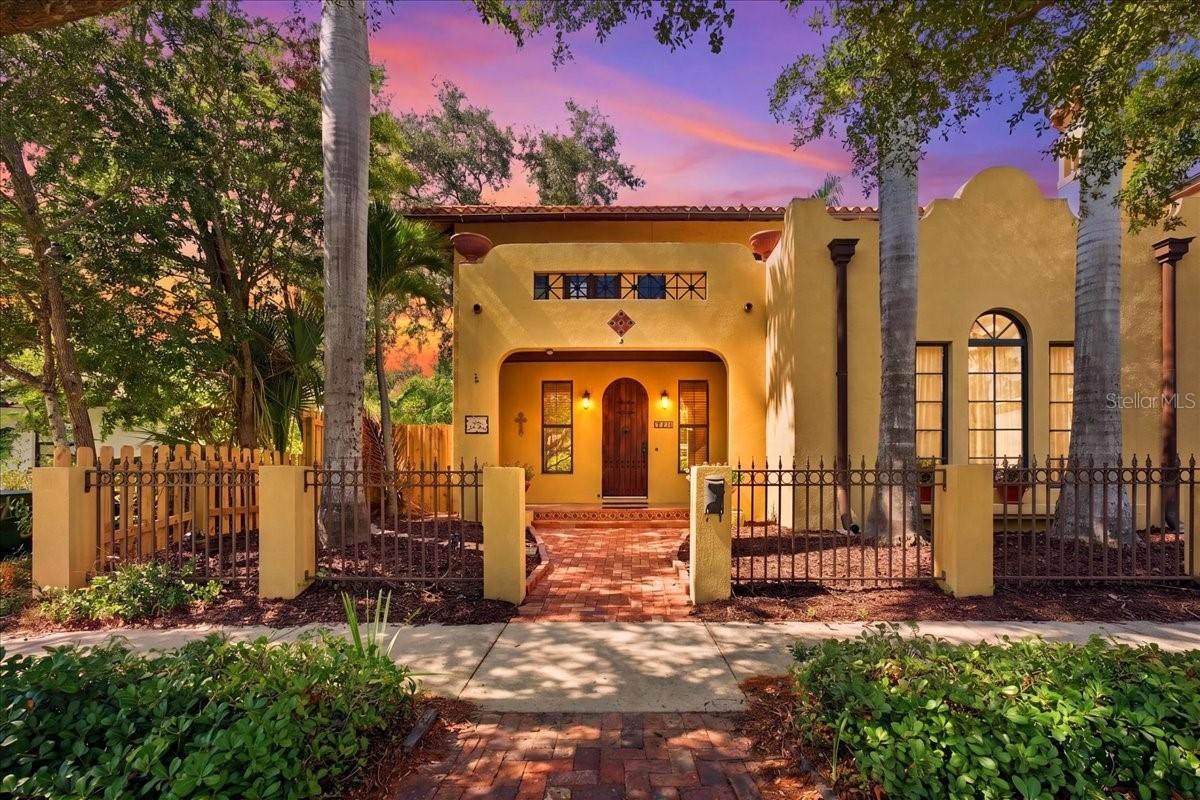 1719 7th St., Sarasota, FL 34236