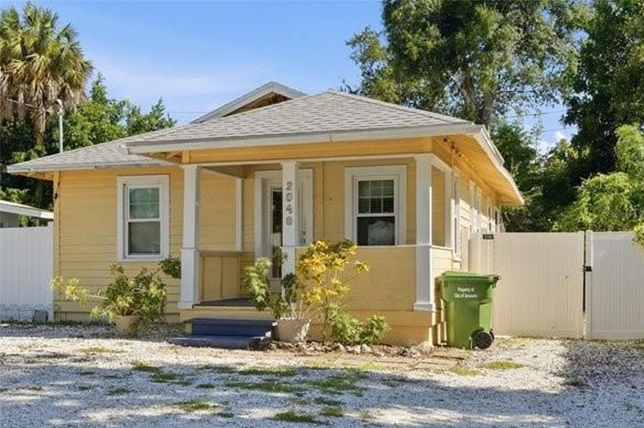 2048 5th St., Sarasota, FL 34237