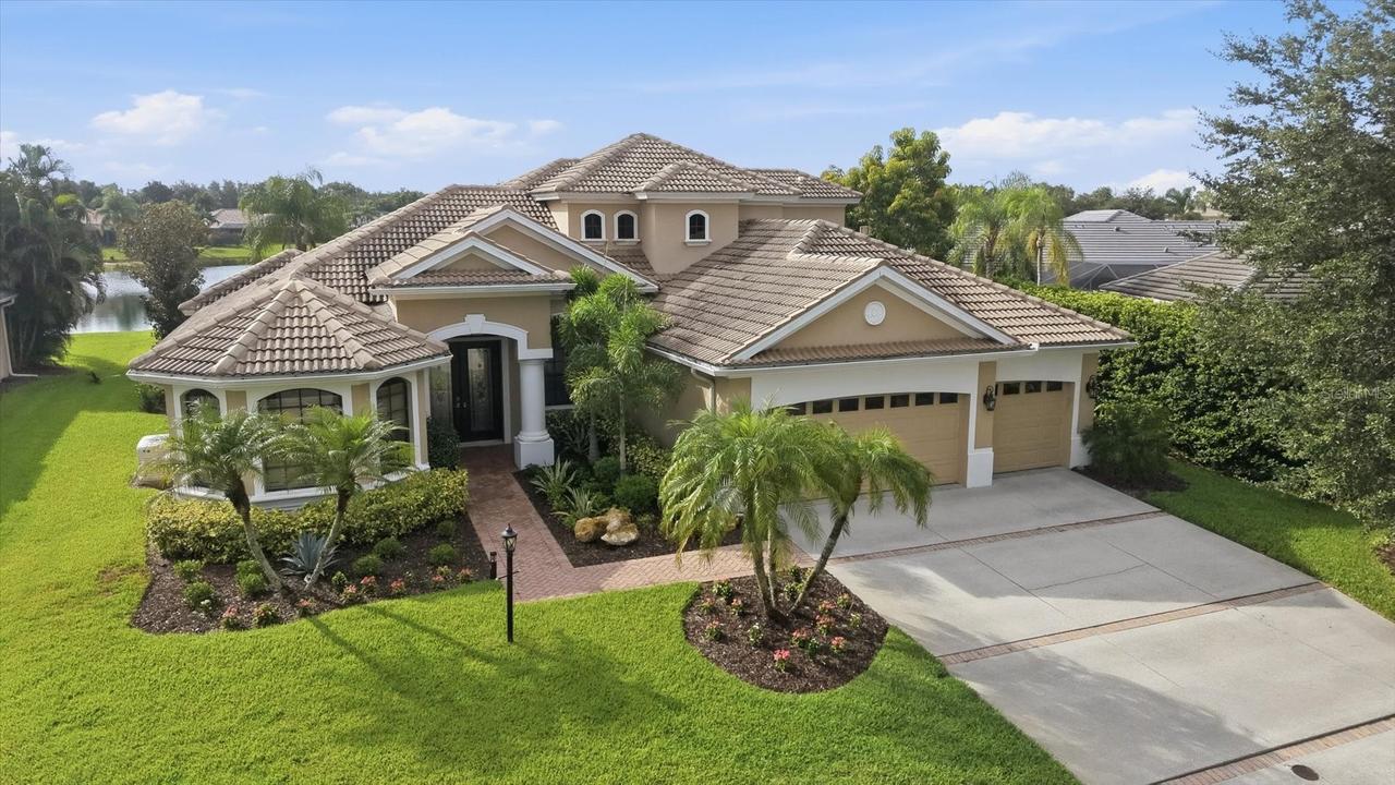 6915 Honeysuckle Tr., Lakewood Ranch, FL 34202