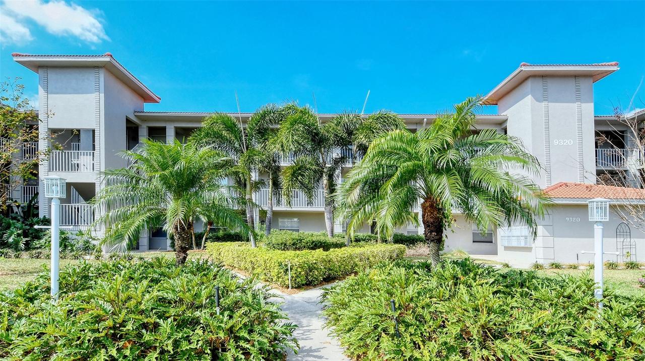 9320 Clubside Cir. #2205, Sarasota, FL 34238