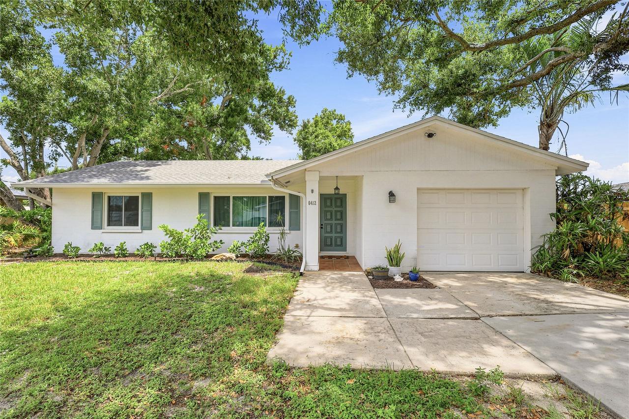 6412 2nd Ave., Bradenton, FL 34209