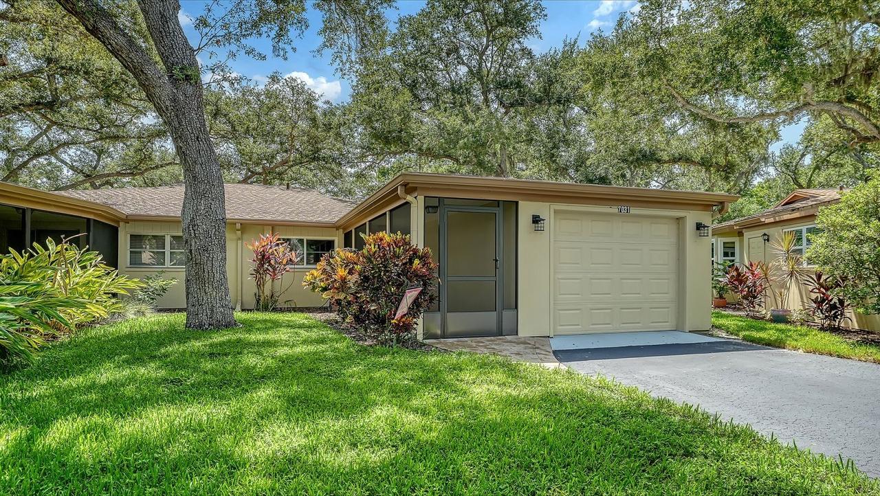 7031 Bright Creek Dr. #4, Sarasota, FL 34231