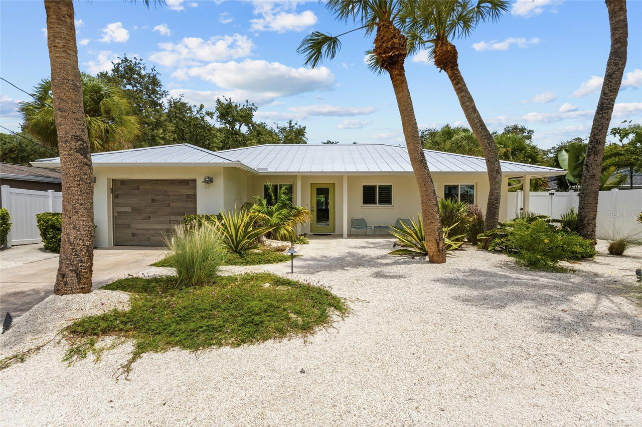 801 Edgemere Ln., Sarasota, FL 34242
