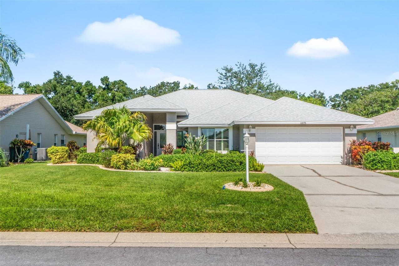 6876 Corral Cir., Sarasota, FL 34243