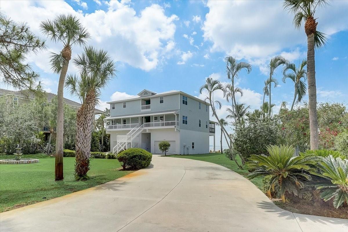 2424 Bay Dr. #2424/2426, Bradenton, FL 34207