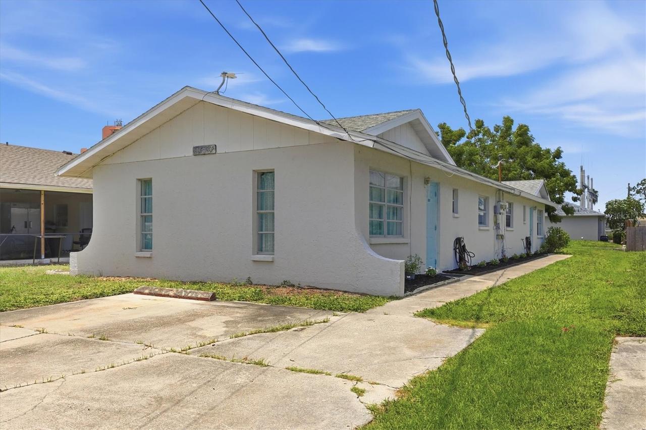 1805 Marbeth St. #1805/1807, Sarasota, FL 34231