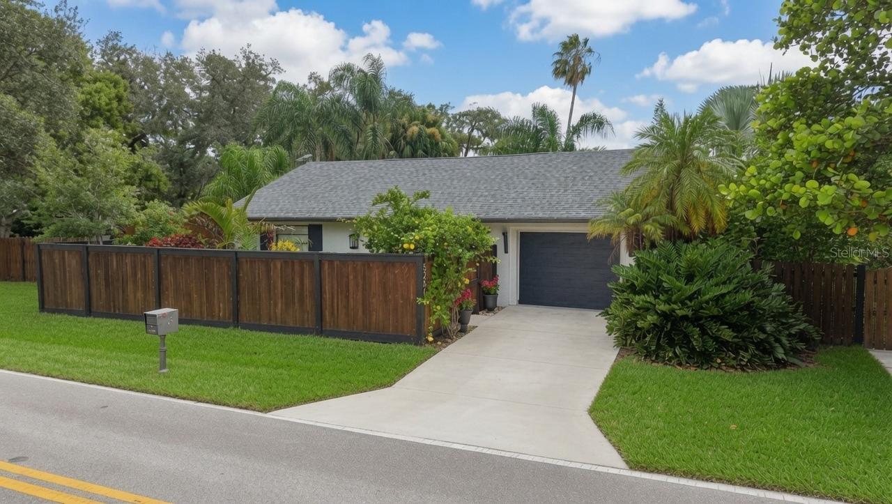 5281 Lords Ave., Sarasota, FL 34231