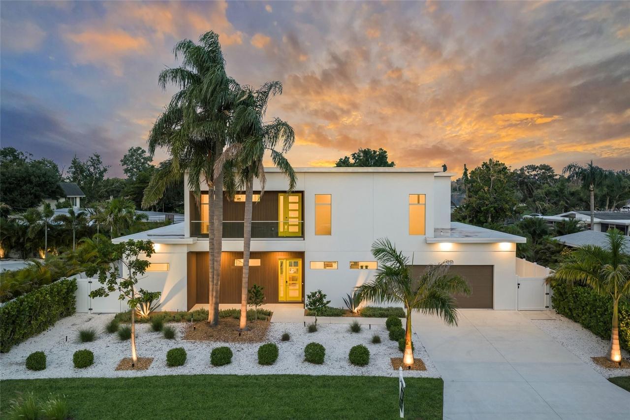 2532 Fruit Tree Dr., Sarasota, FL 34239