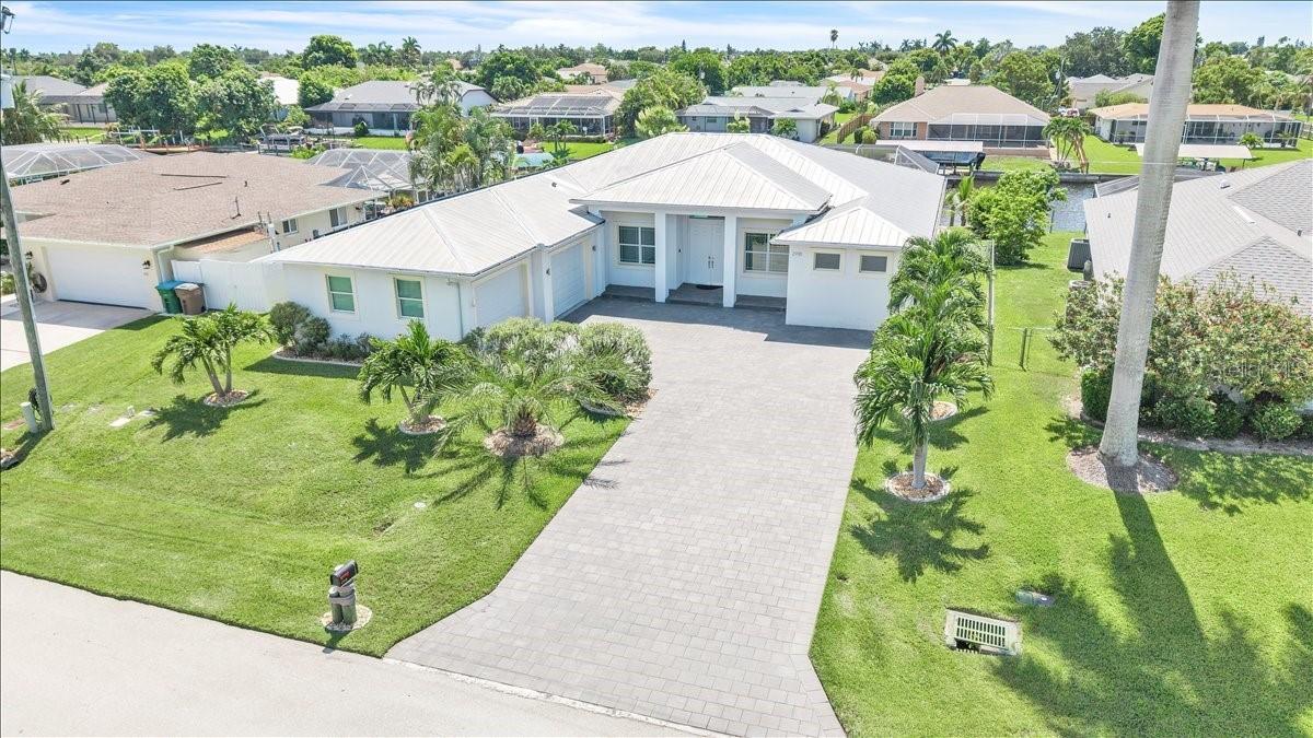 2918 SE 10th Pl., Cape Coral, FL 33904