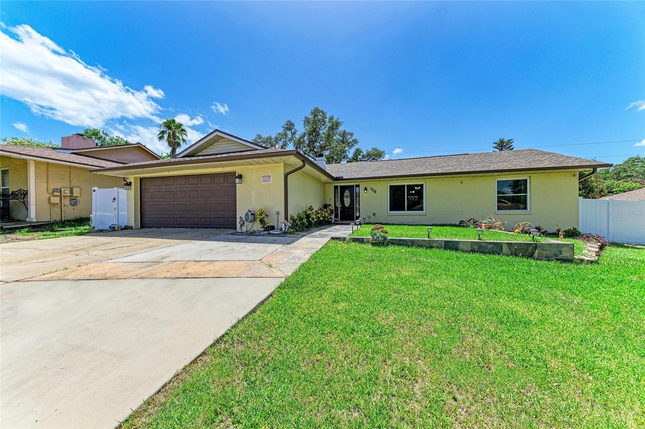 1520 Sunnyhills Dr., Brandon, FL 33510