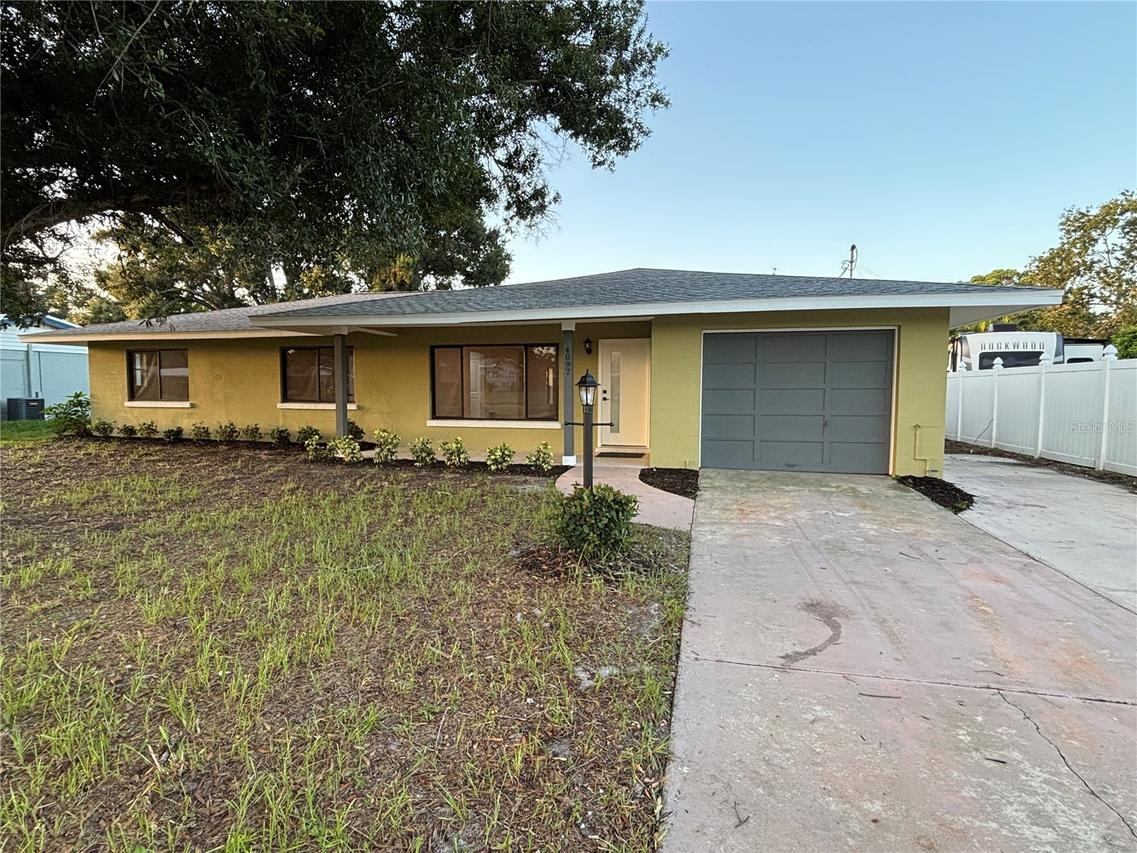 4097 16th Ave., Bradenton, FL 34205