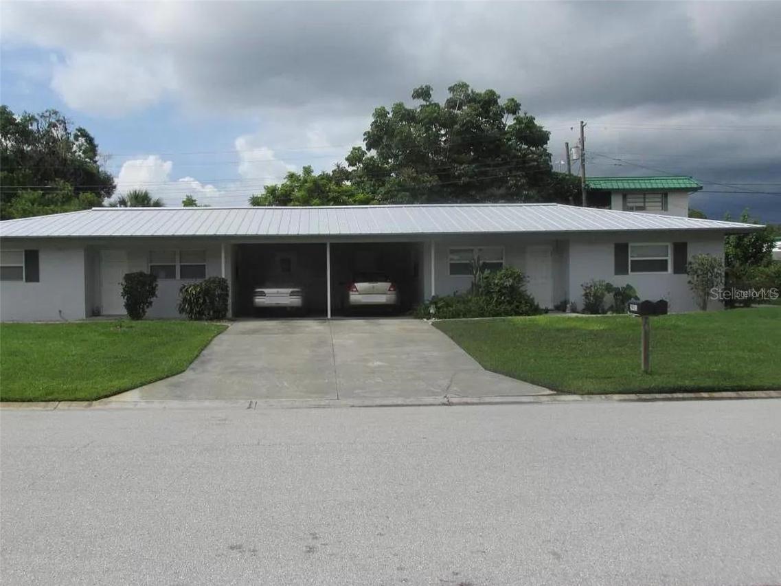 2911 Bentley St., Sarasota, FL 34239