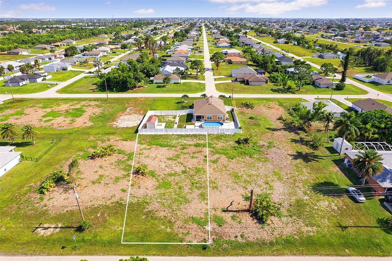 614 Jacaranda Pkwy., Cape Coral, FL 33909