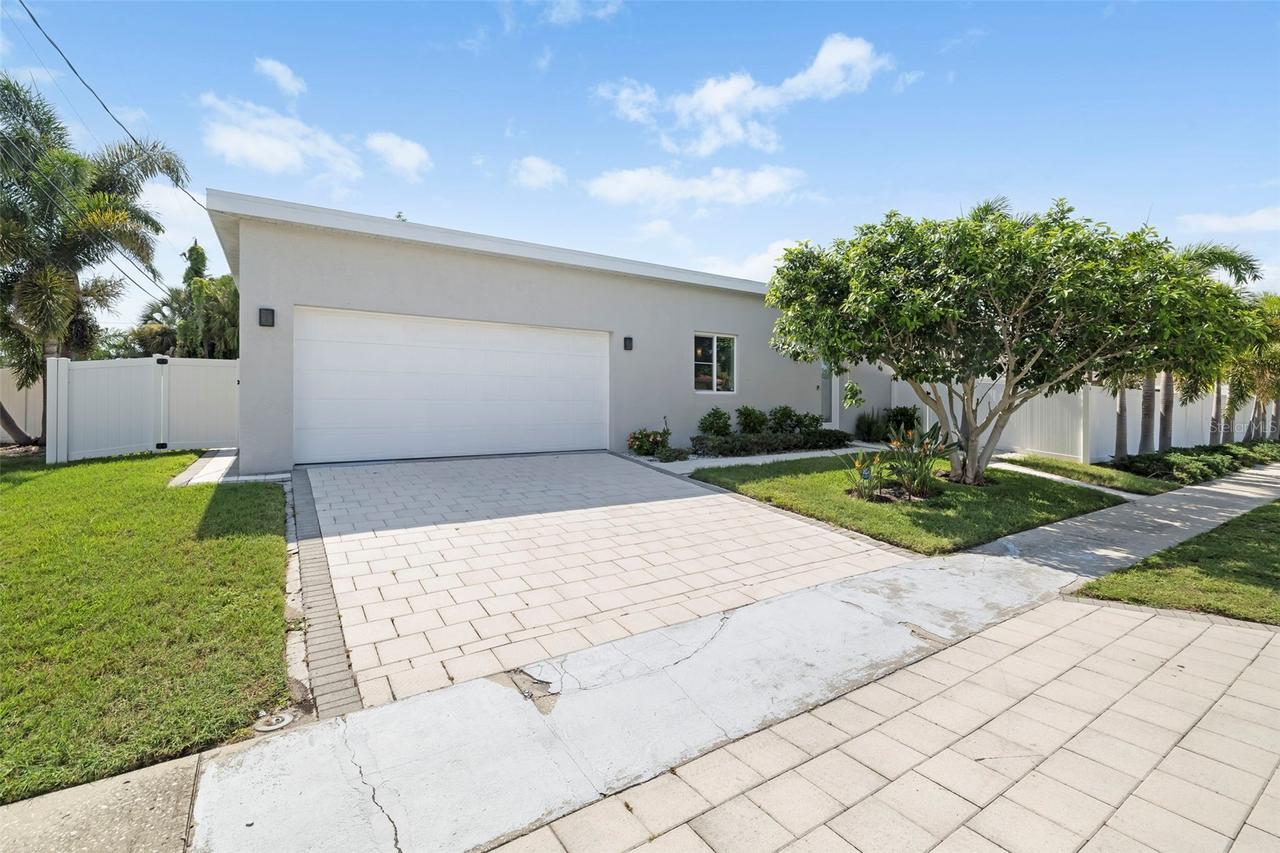 4524 Riverwood Ave., Sarasota, FL 34231