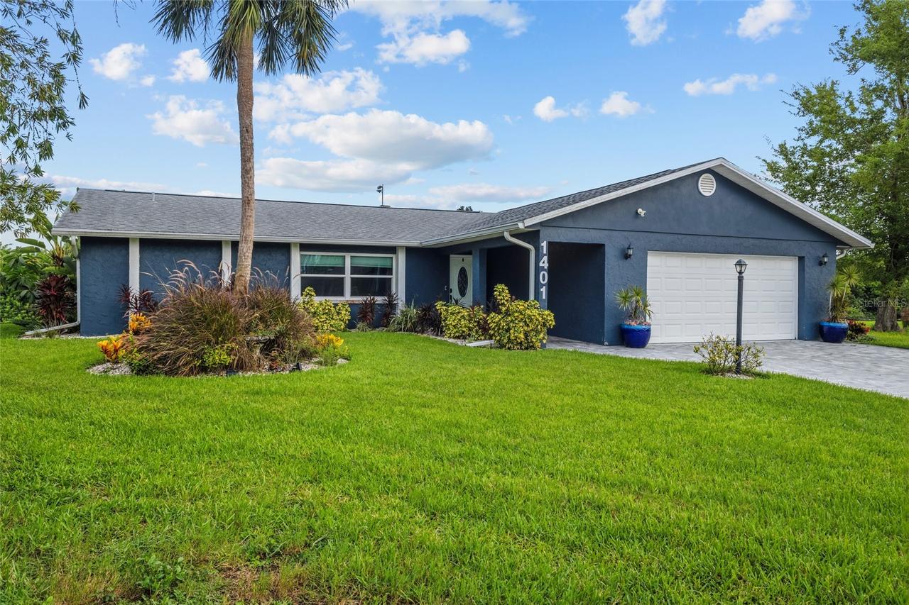 1401 Georgetowne Dr., Sarasota, FL 34232
