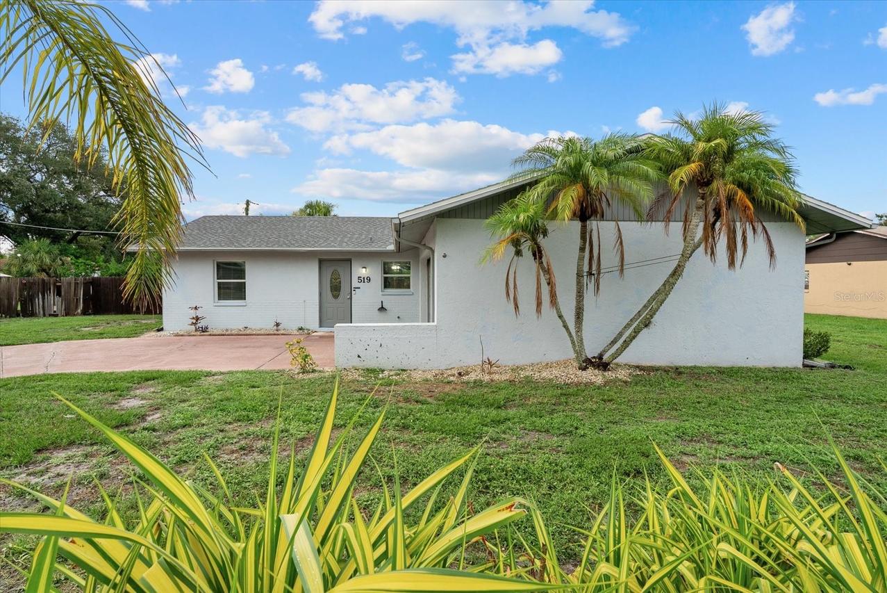 519 64th Avenue Dr., Bradenton, FL 34203