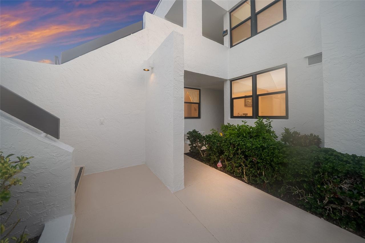 713 Bayport Way, Longboat Key, FL 34228
