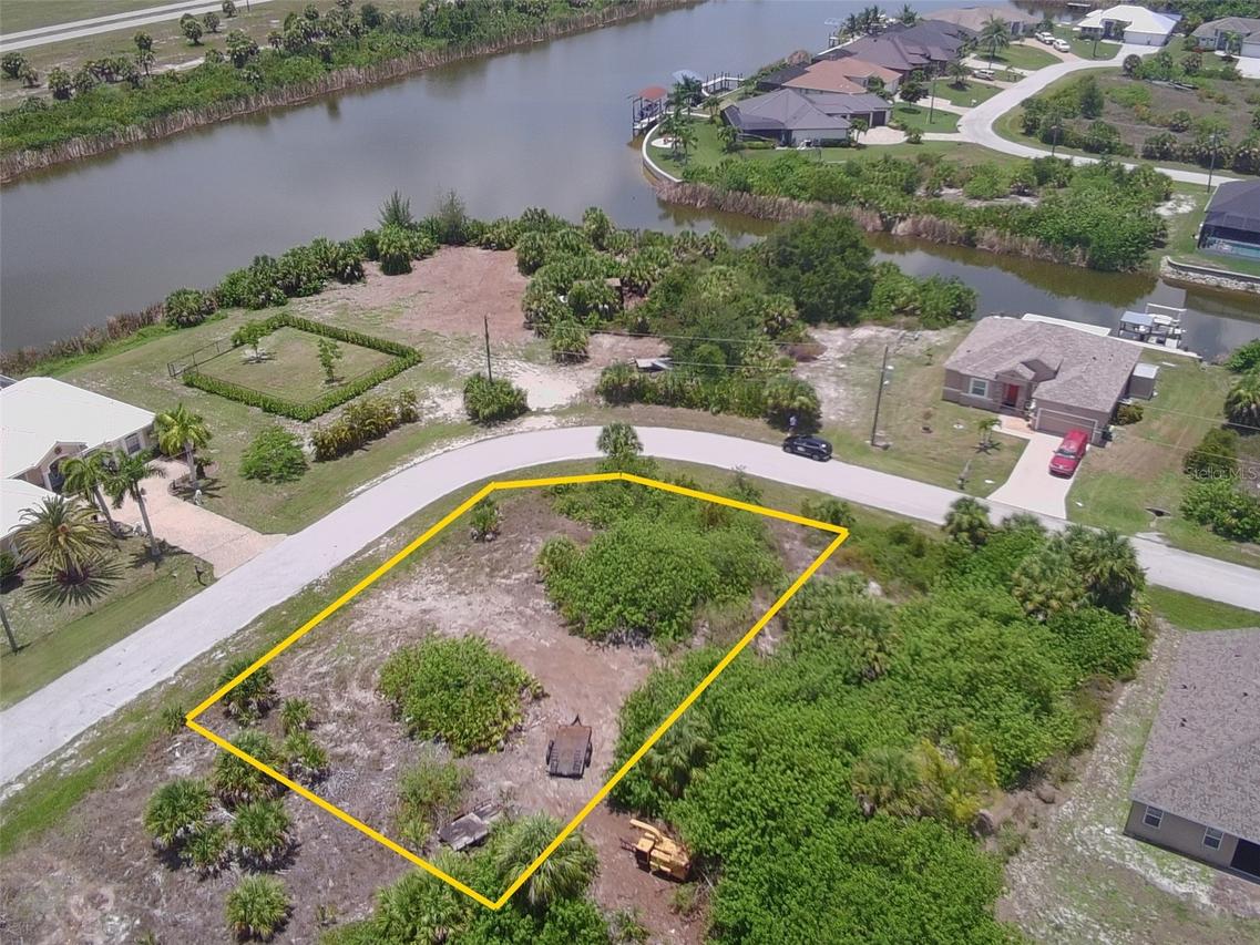10492 Harlingen St., Port Charlotte, FL 33981
