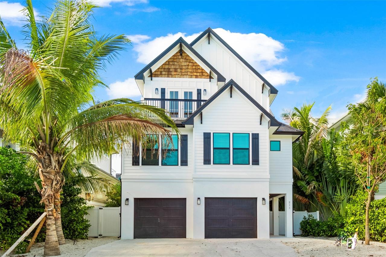 211 Grant Dr., Sarasota, FL 34236