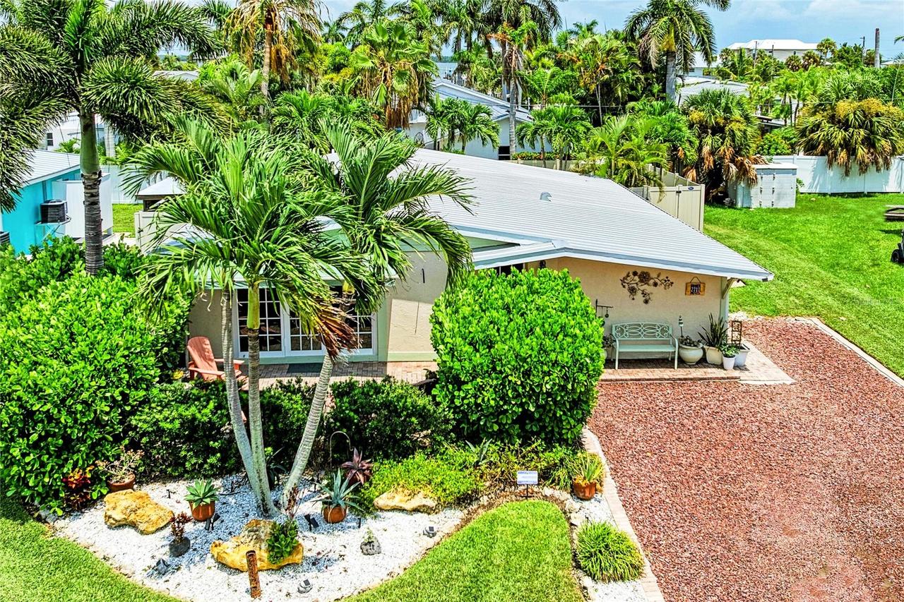 2711 Avenue C, Holmes Beach, FL 34217