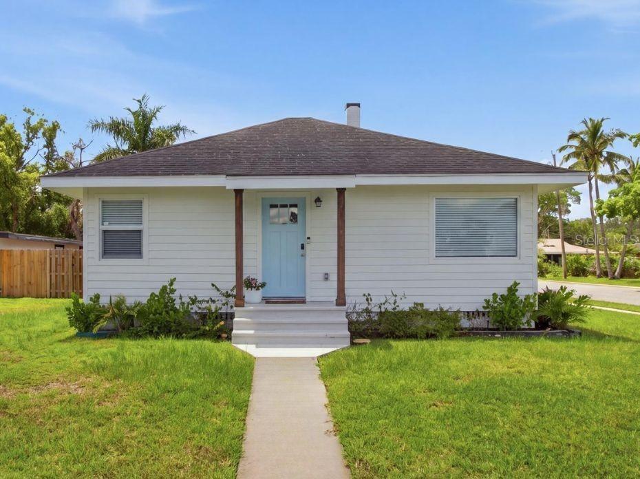 1902 Saint George Dr., Bradenton, FL 34208