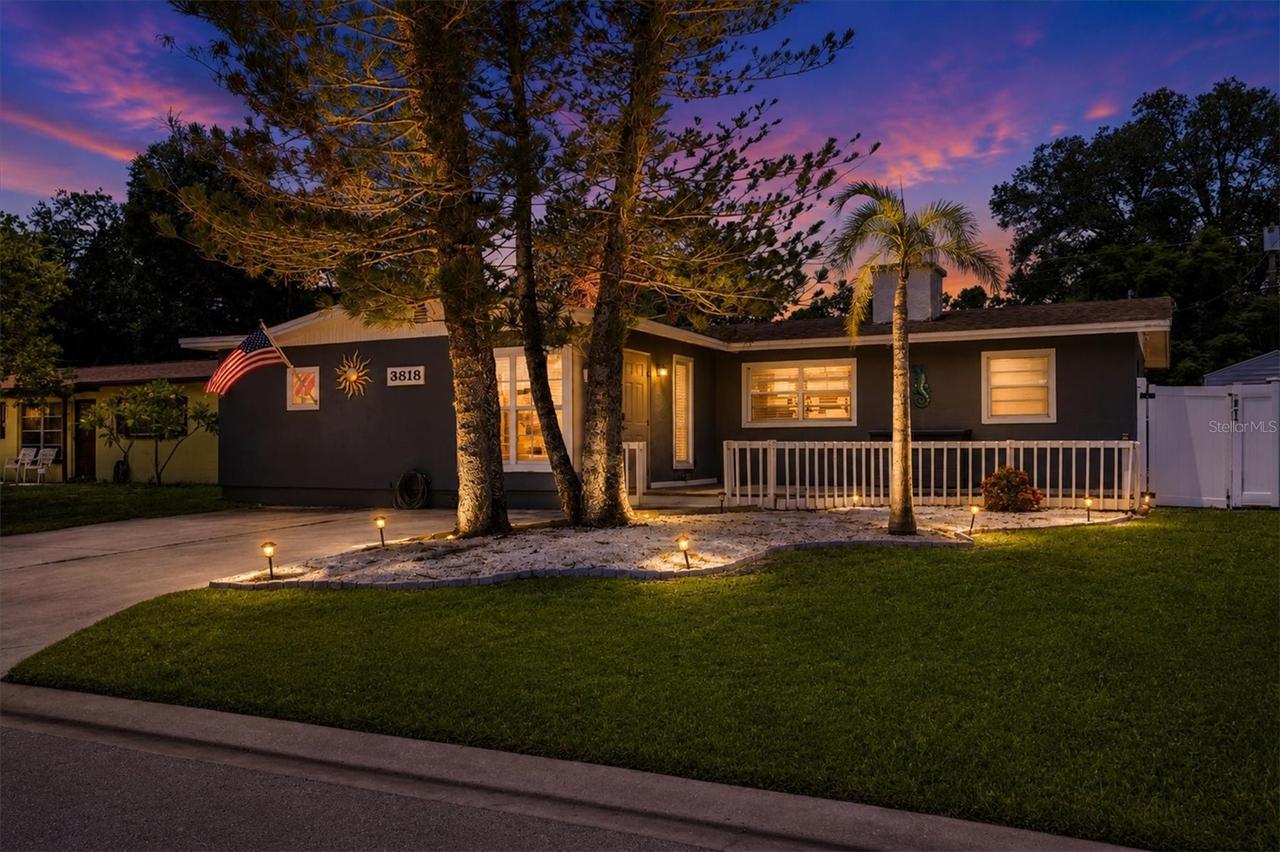 3818 Buckeye Cir., Sarasota, FL 34232