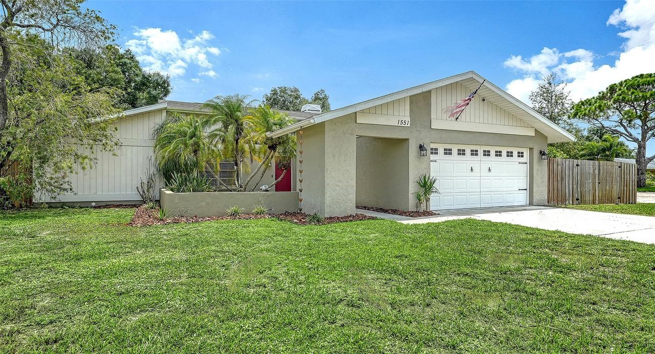 1551 Georgetowne Ln., Sarasota, FL 34232