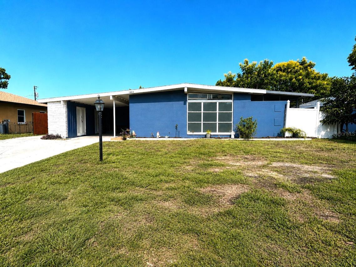 1004 Dartmouth Dr., Bradenton, FL 34207